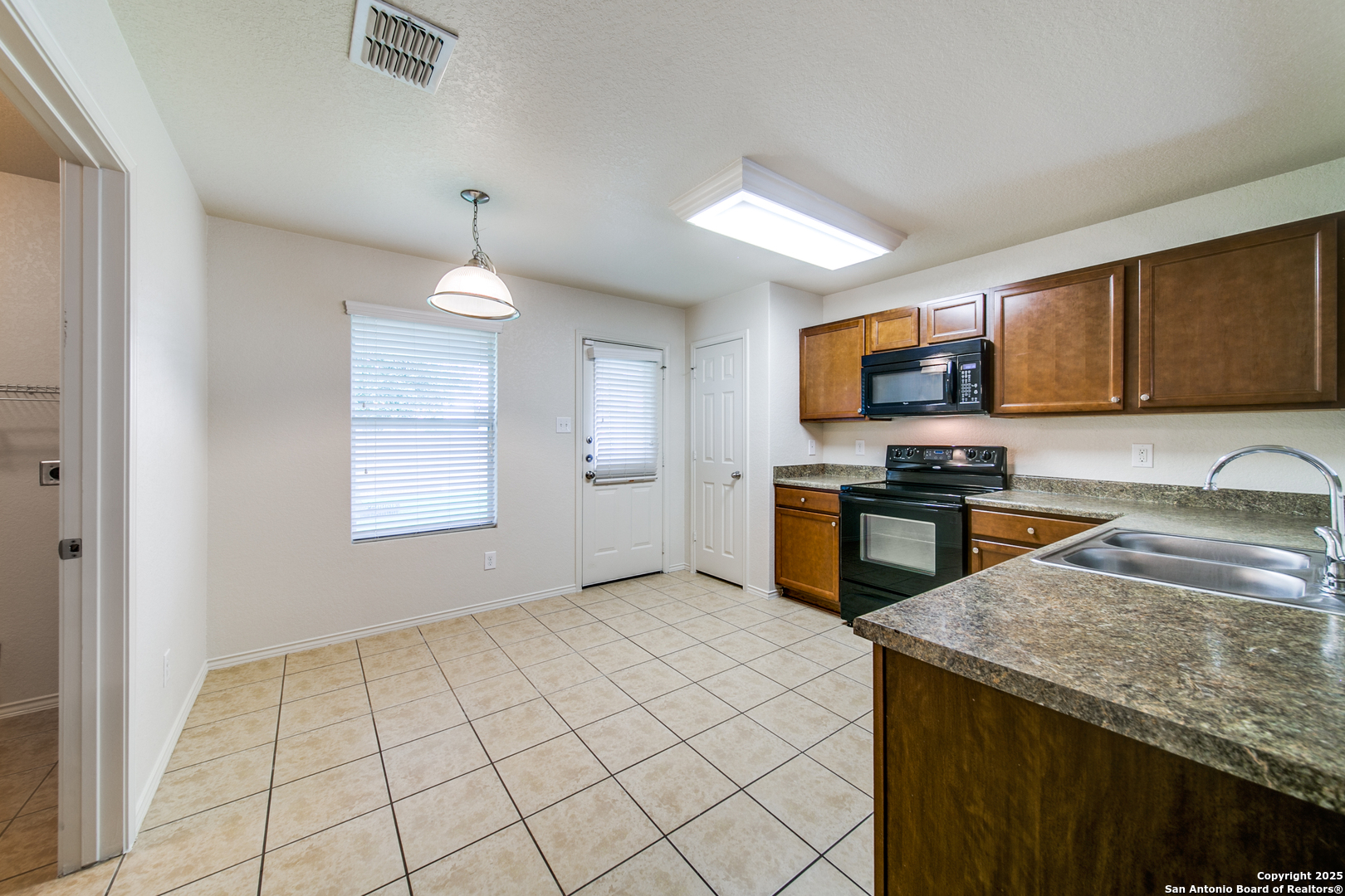 3608 Lazy Diamond, Selma, TX 78154