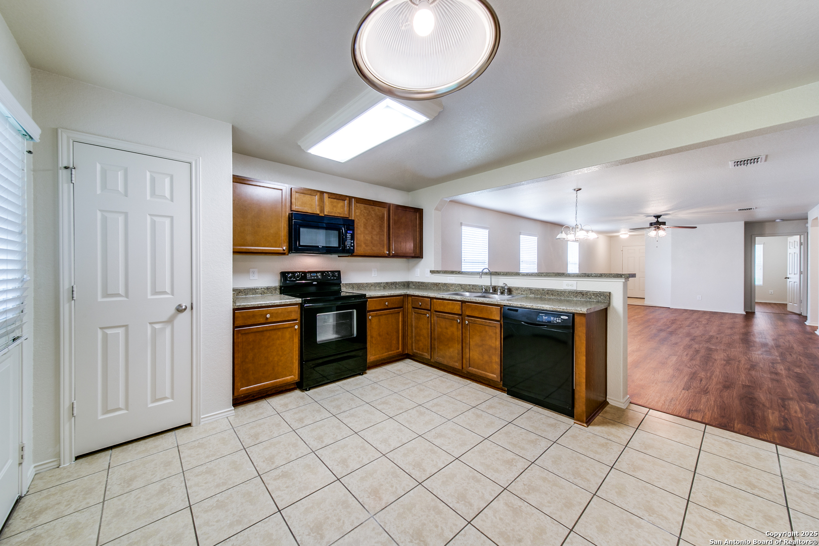 3608 Lazy Diamond, Selma, TX 78154