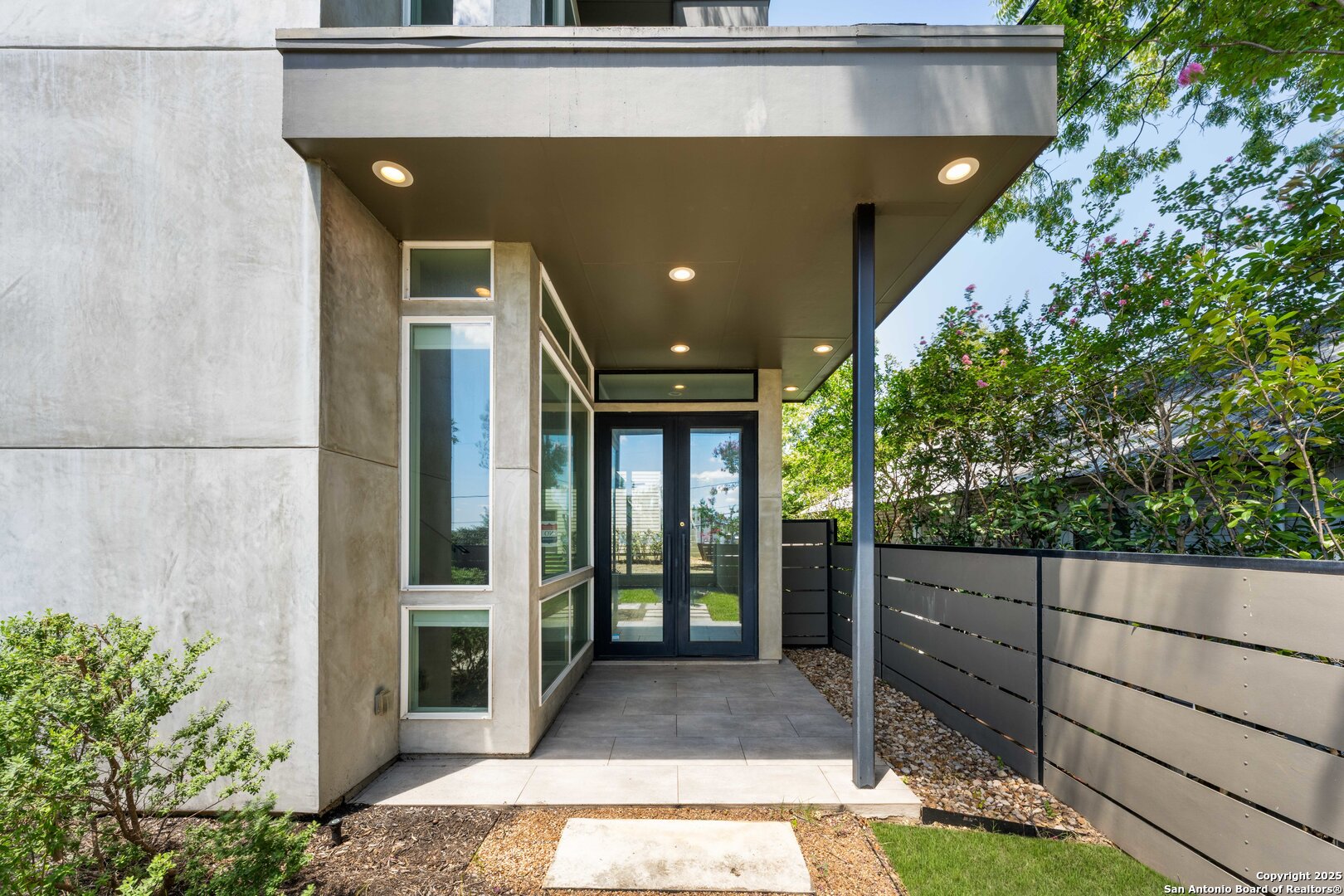 Homes for sale in Austin, TX | 2004 E 8th St, Austin, TX 78702 | MLS# 1888158