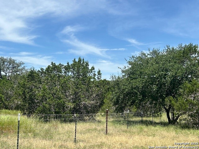 FENCES MAKE GOOD NEIGHBORS