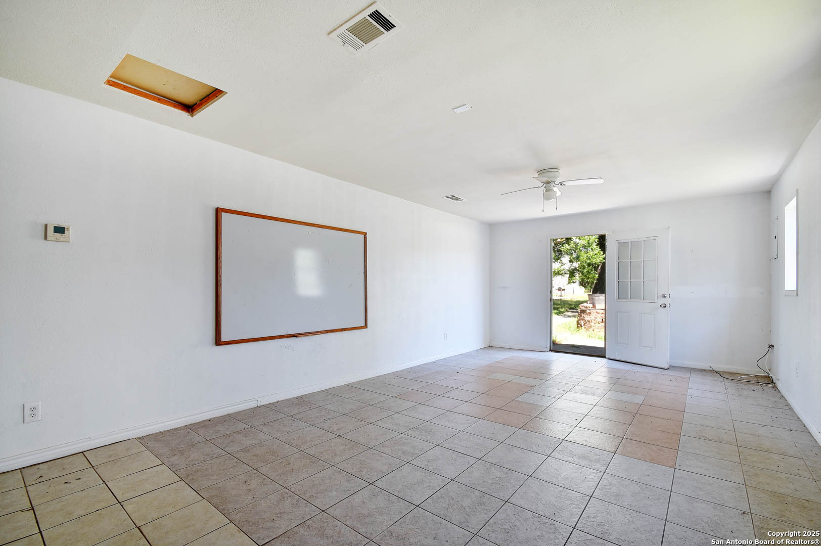 6060 Old Camp Bullis Rd San Antonio, TX 78257 - 1889756 - KWHillCountry.com