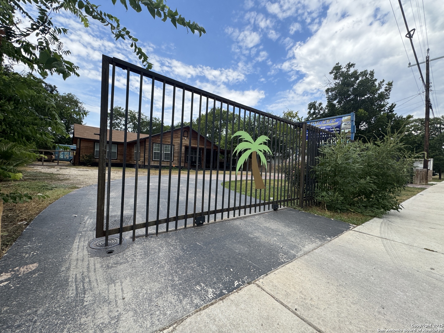 Homes for sale in San Antonio, TX | 2351 Rigsby, San Antonio, TX 78222 | MLS# 1889996