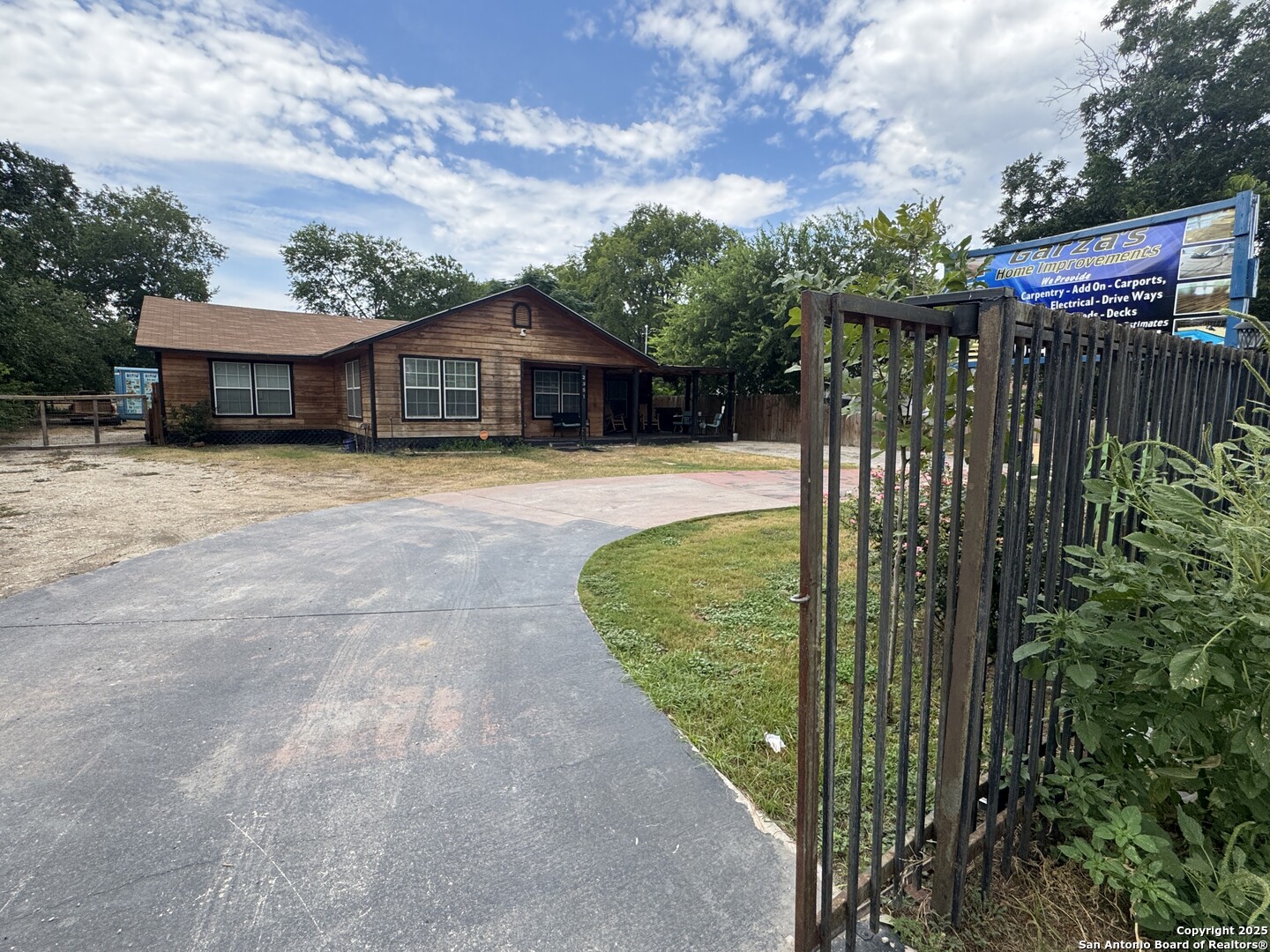 Homes for sale in San Antonio, TX | 2351 Rigsby, San Antonio, TX 78222 | MLS# 1889996