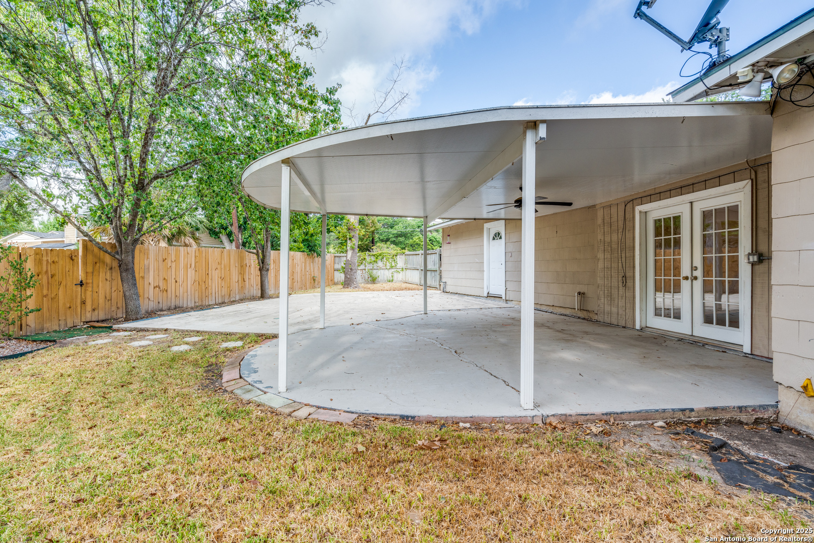 100 SEFORD DR, Terrell Hills, TX 78209