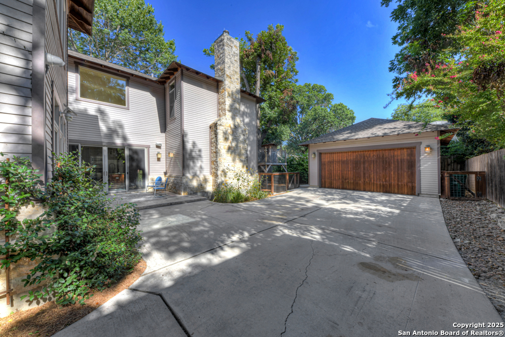 2 car garage, access to backyard