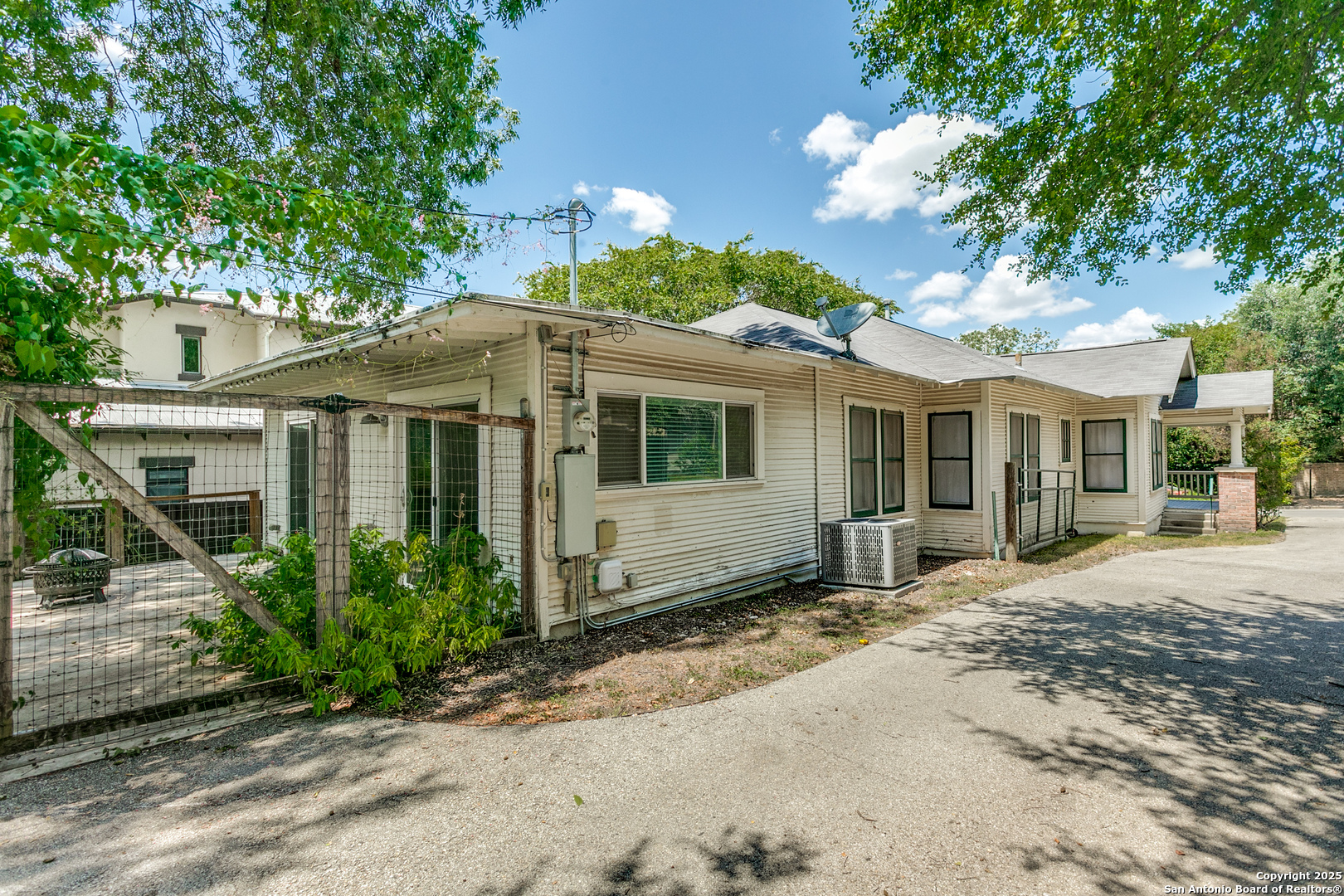 212 CHICHESTER PL, Alamoheights, TX 78209