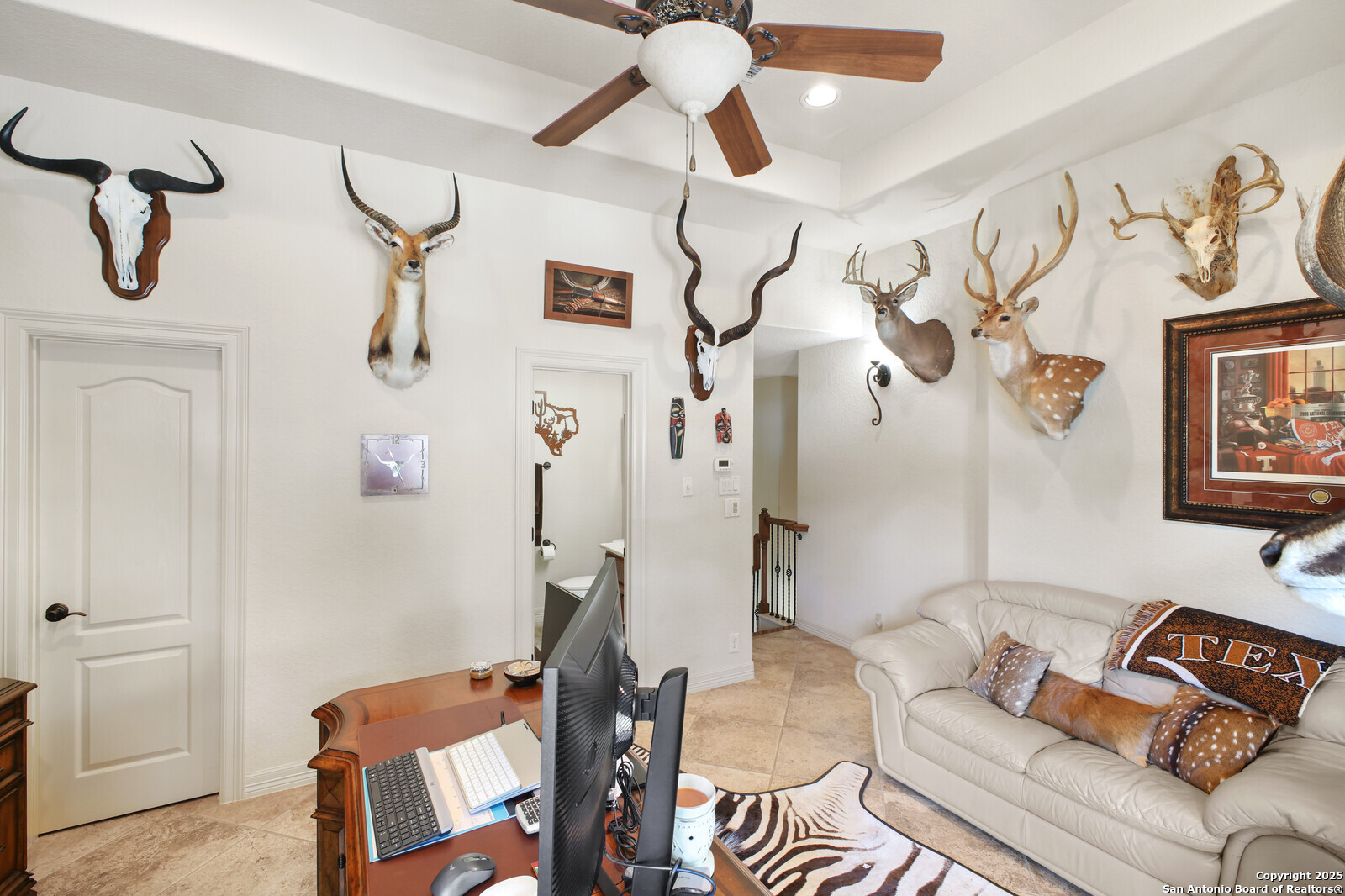 bonus - 4th bed/office/media w/full bath