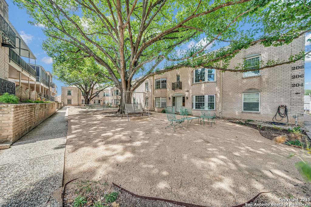 102 Ruelle, #200-B, San Antonio, TX 78209