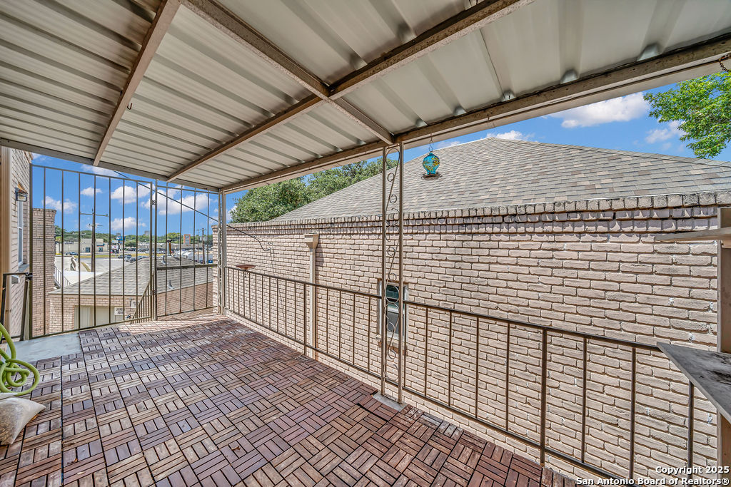 102 Ruelle, #200-B, San Antonio, TX 78209