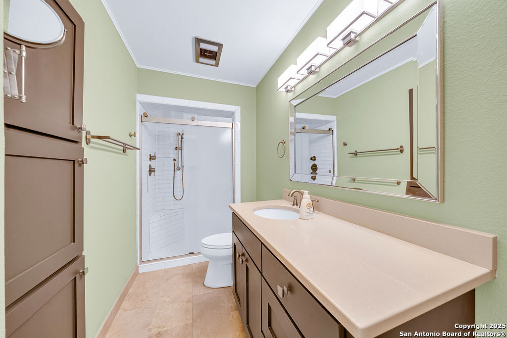102 Ruelle, #200-B, San Antonio, TX 78209