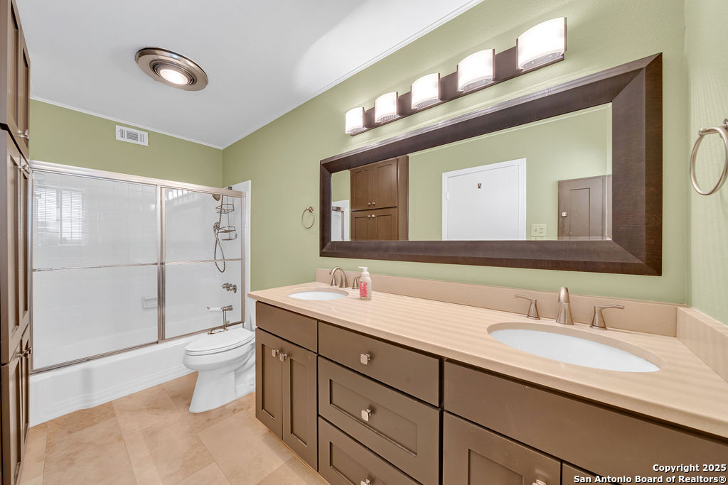 102 Ruelle, #200-B, San Antonio, TX 78209