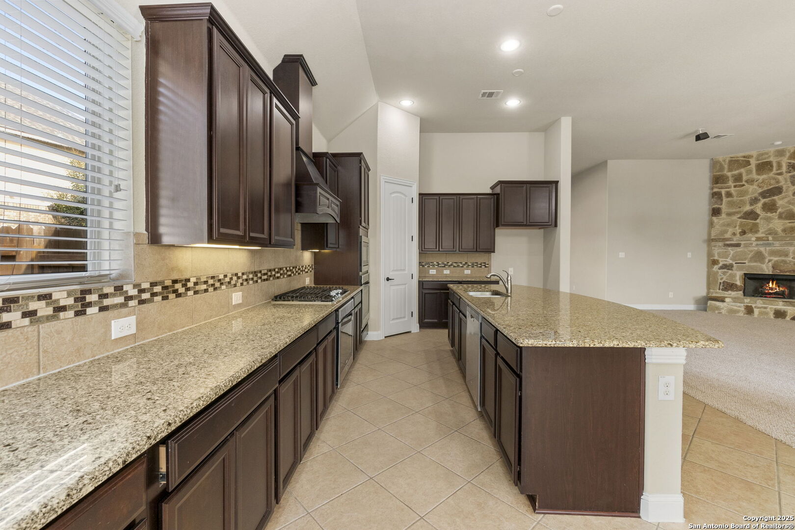 Very large Kitchen Double Ovens, 36" Gas Cooktop