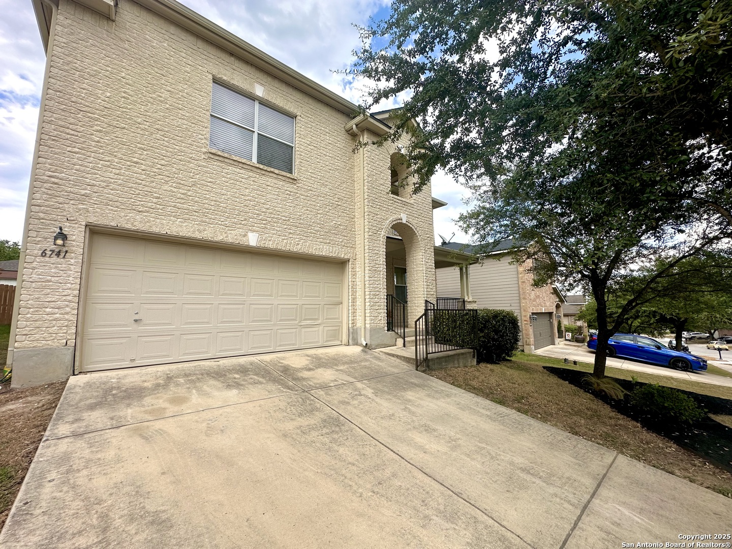 Front-facing Driveway