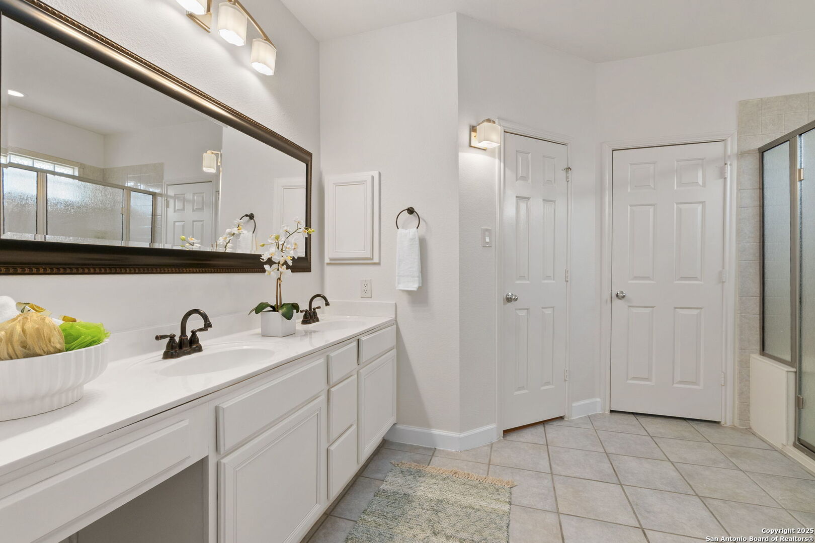 Primary Bath - dual sinks