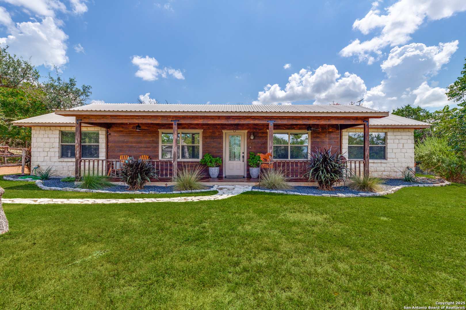 4th image of 42 E Grand Oaks Dr, Harper, TX 78631 | MLS# 1895150