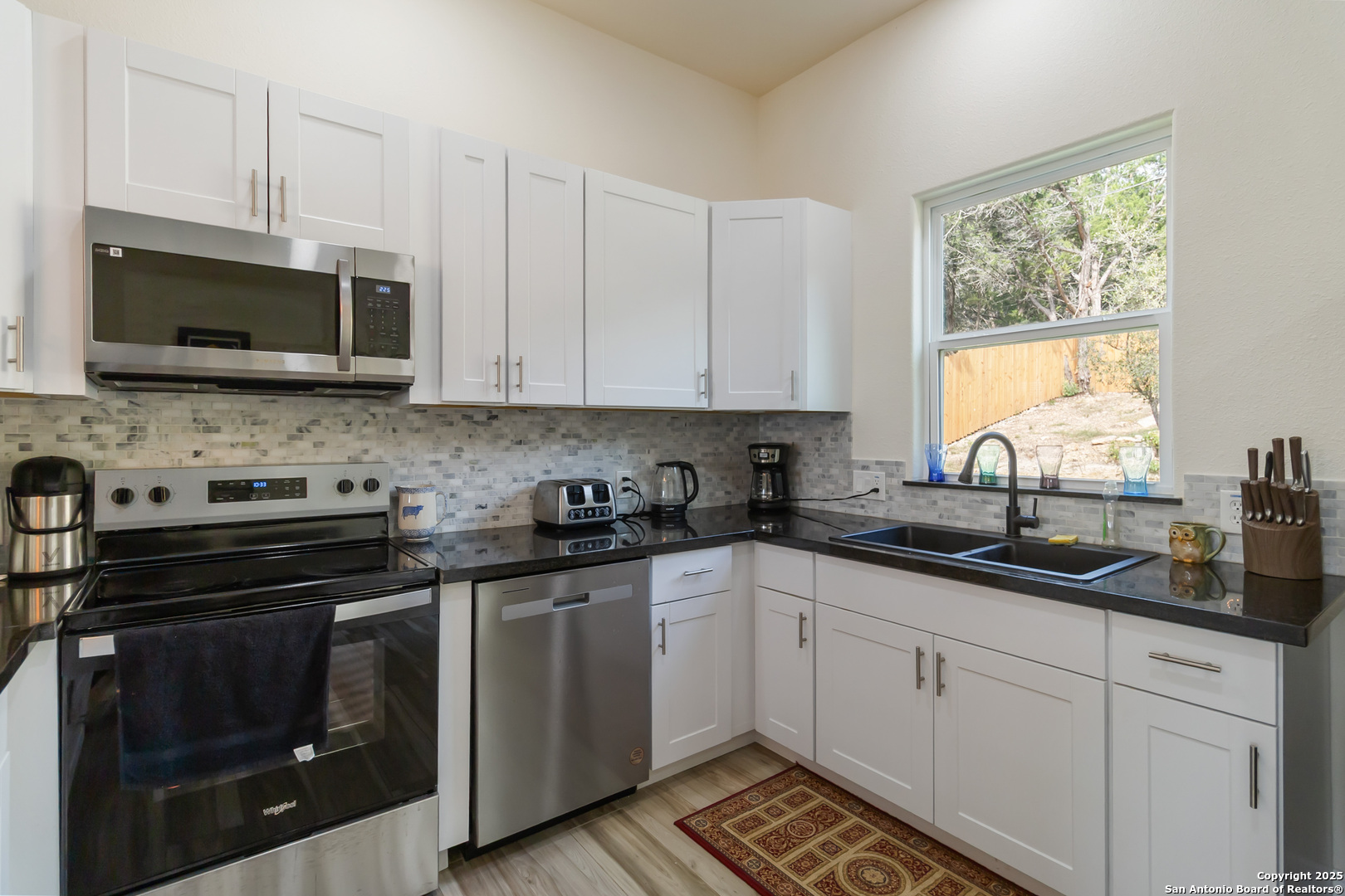 567 Hummingbird, Canyon Lake, TX 78133