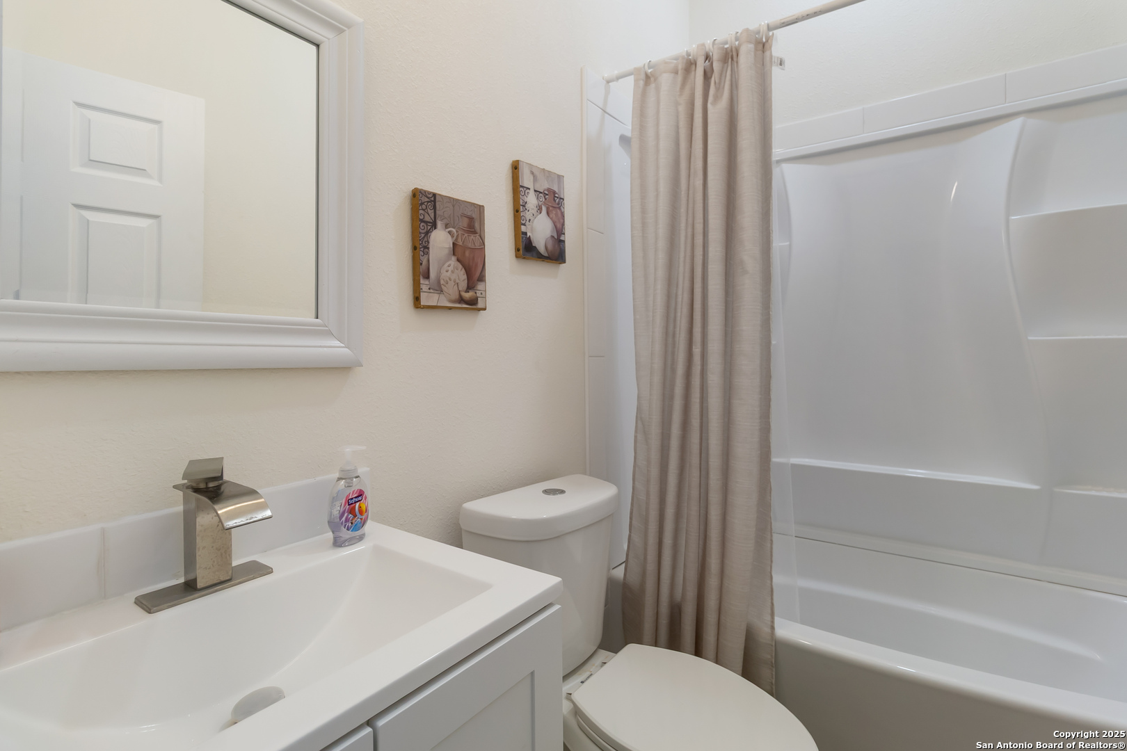 567 Hummingbird, Canyon Lake, TX 78133
