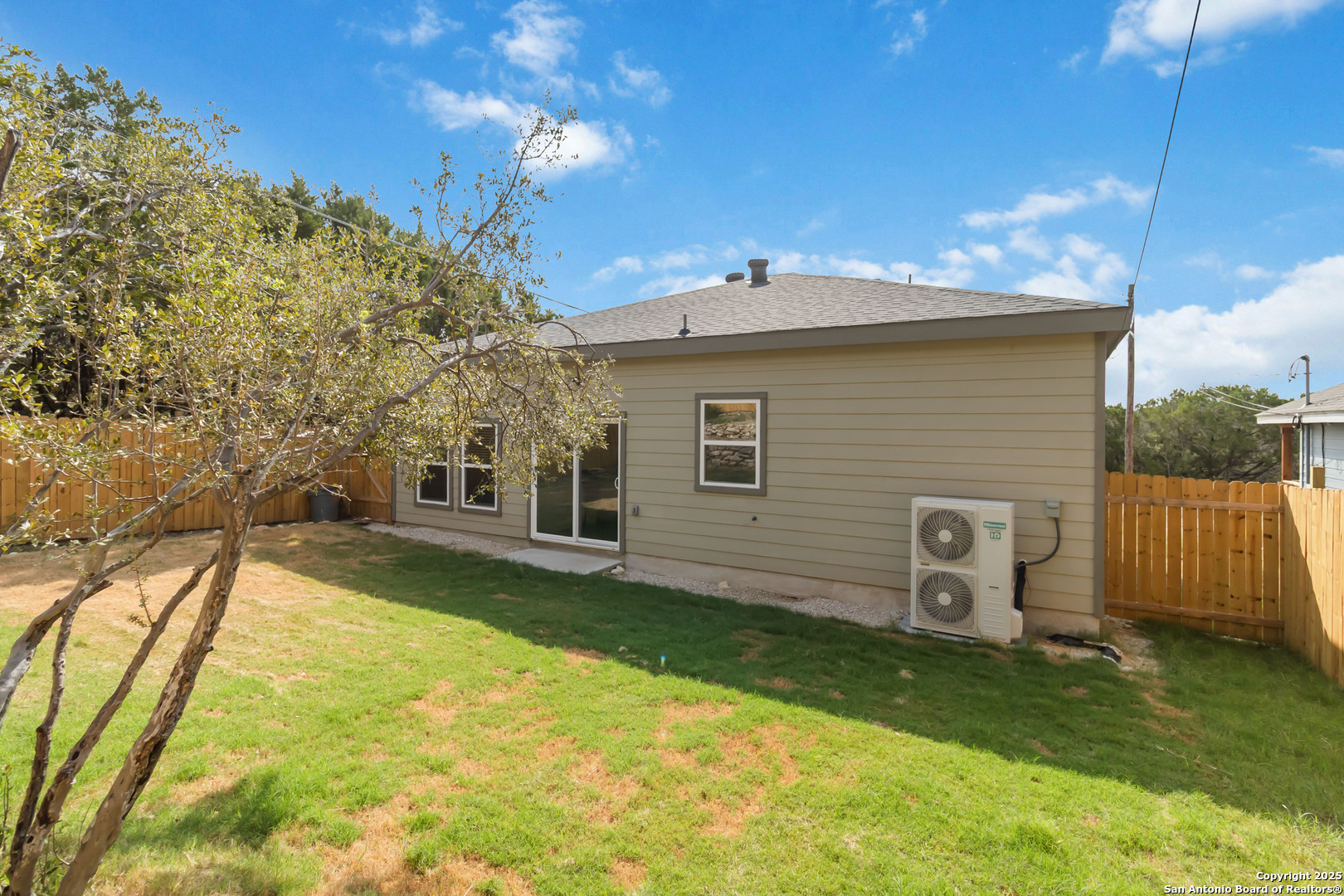 567 Hummingbird, Canyon Lake, TX 78133