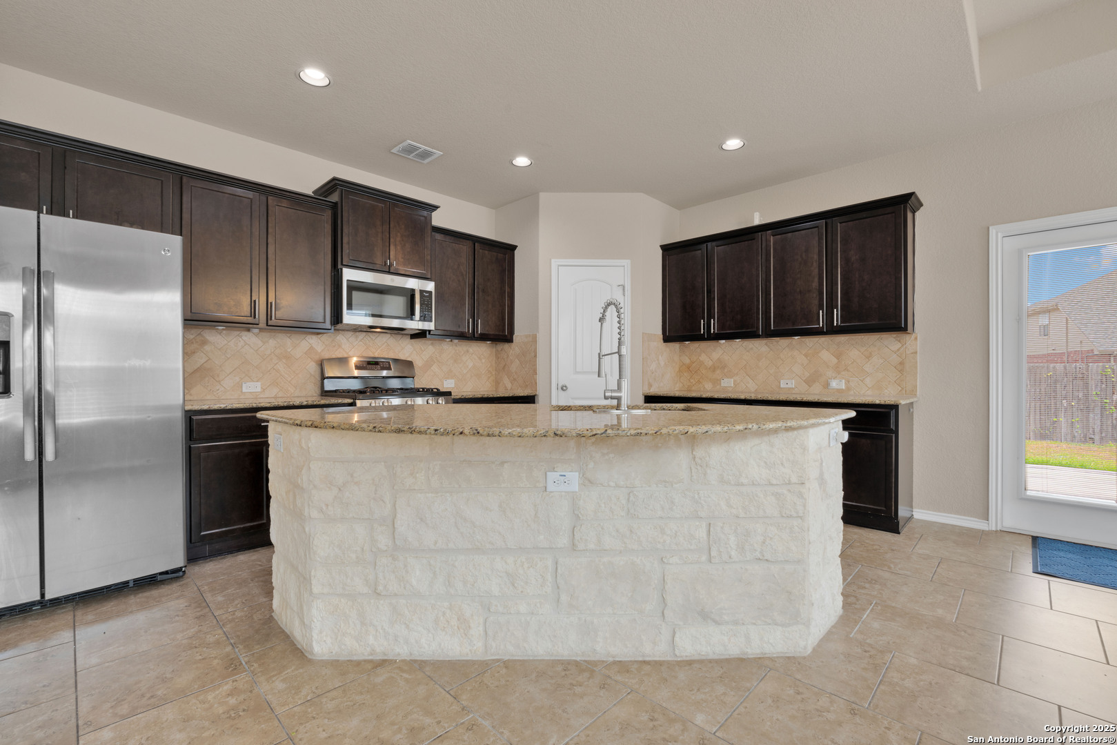 6726 INDIAN LDG, San Antonio, TX 78253