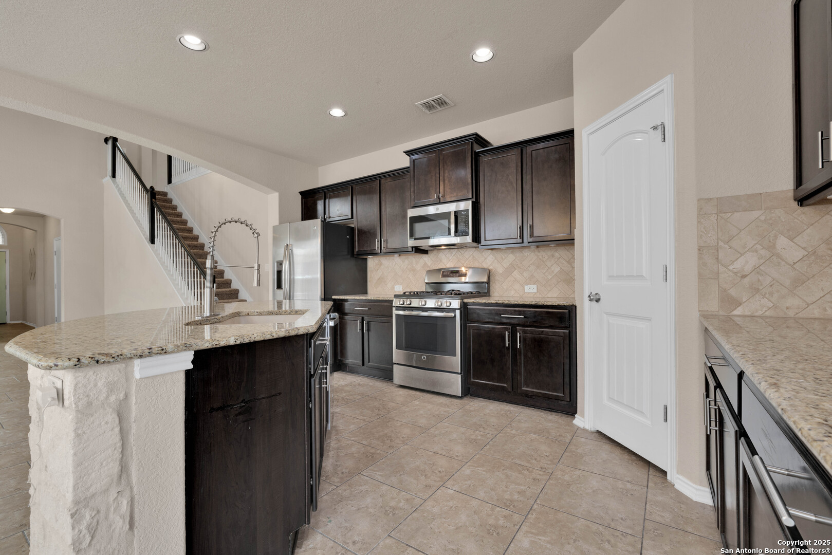 6726 INDIAN LDG, San Antonio, TX 78253
