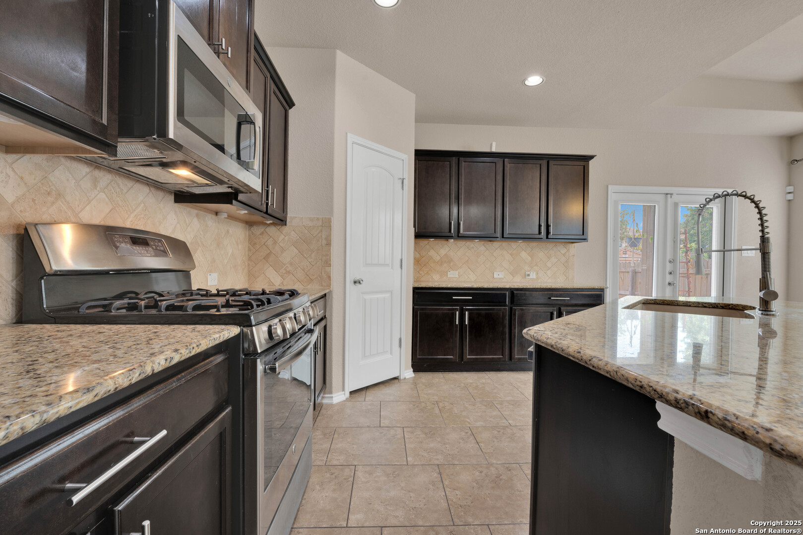 6726 INDIAN LDG, San Antonio, TX 78253