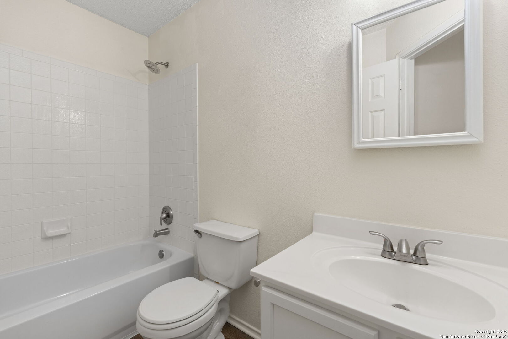 2nd Bathroom, upstairs