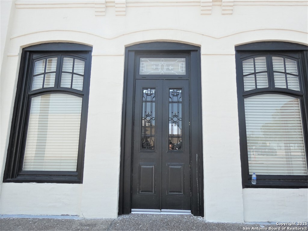 119 N Washington