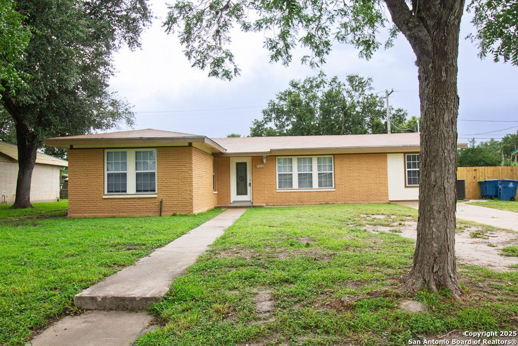 21st image of 906 E Toledo, Beeville, TX 78102 | MLS# 1901762
