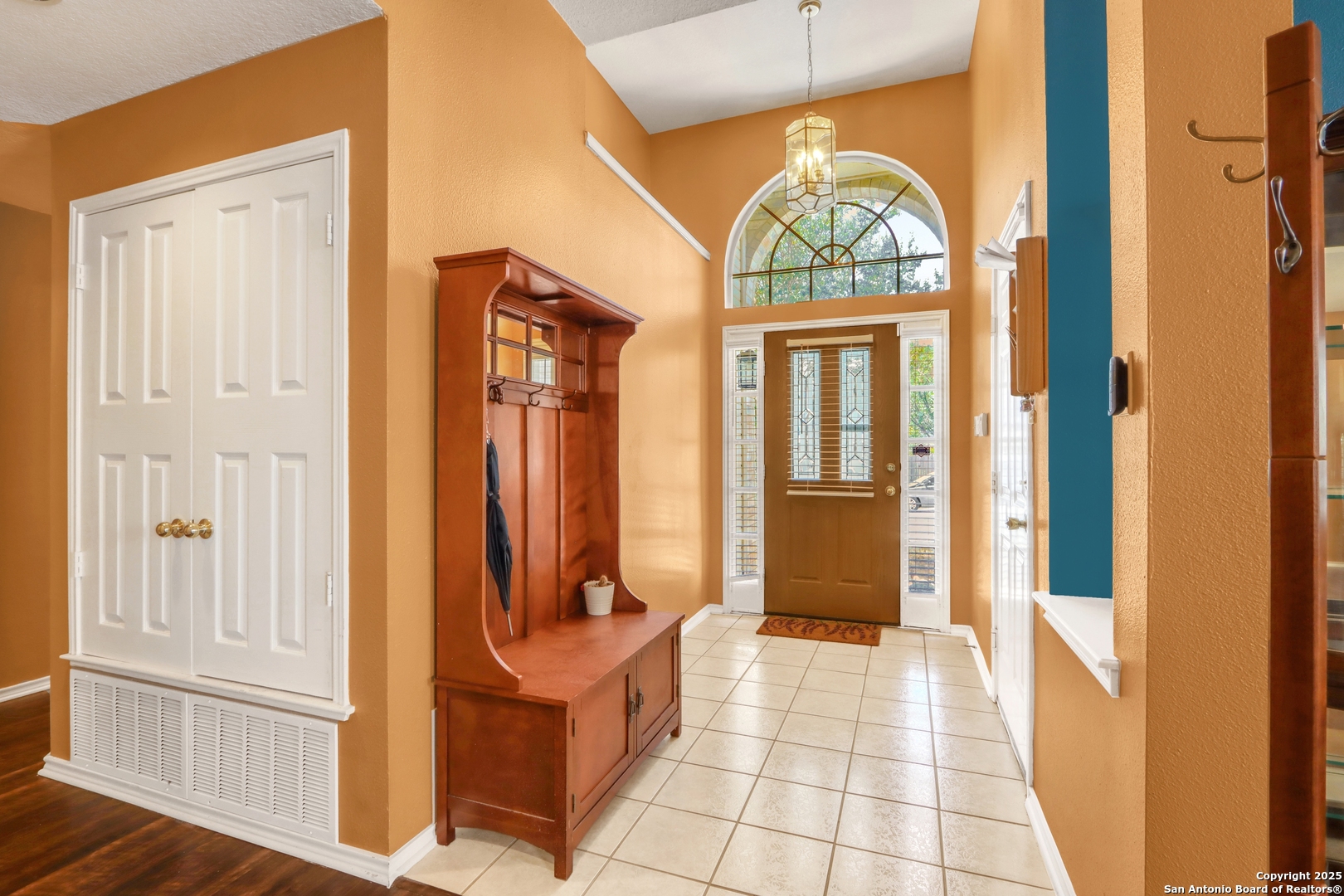 Photo 4 of Single family home for sale at 15306 Spring, San Antonio, TX 78247 | MLS# 1897298 | Listing updated on 2025-09-24
