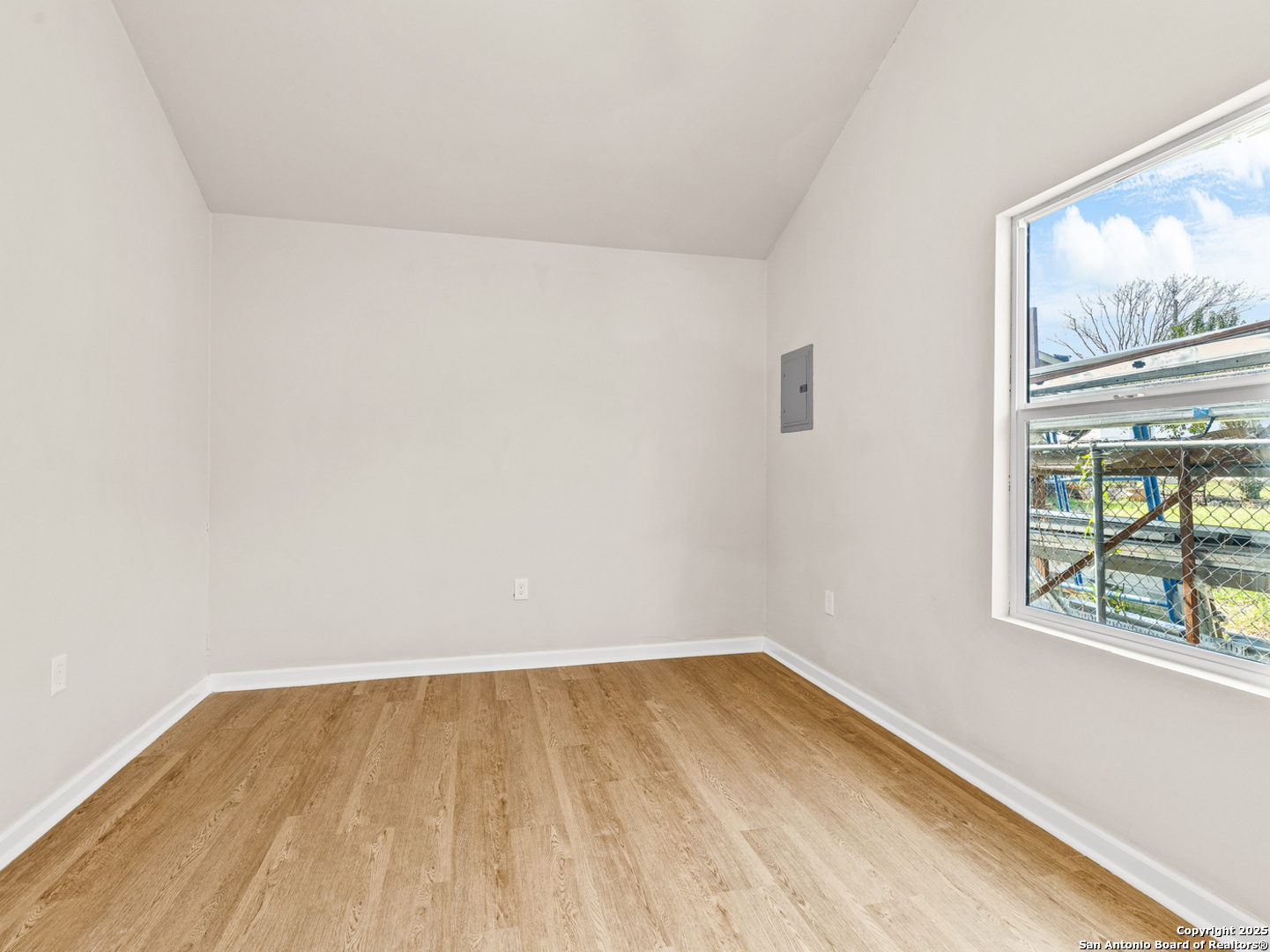 207 Alvarez, #2, San Antonio, TX 78204