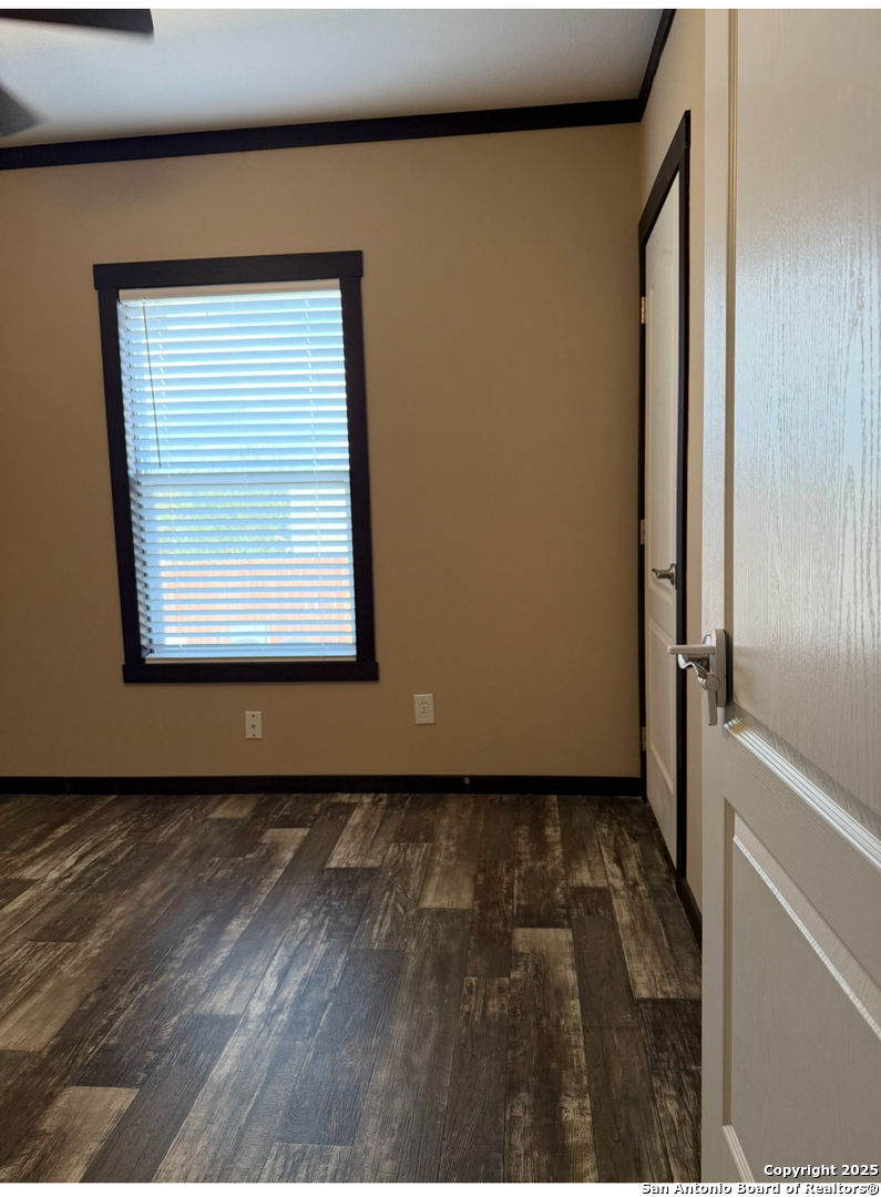 165 MARAVILLAS DR, Pleasanton, TX 78064