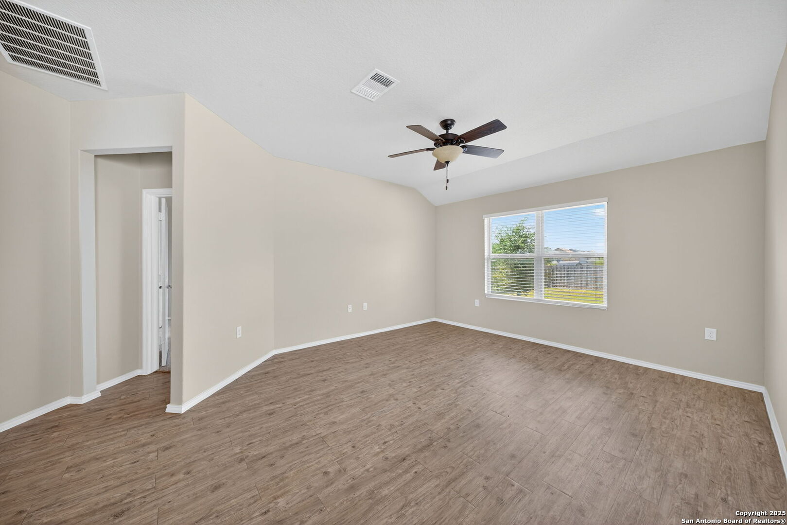 7115 Azalea Sq, San Antonio, TX 78218