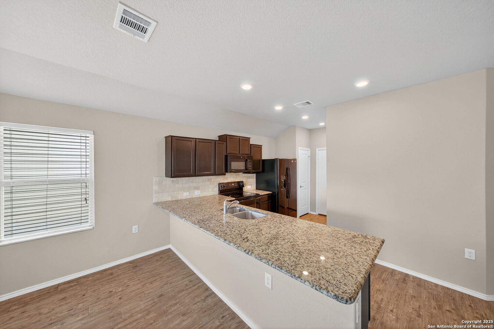 7115 Azalea Sq, San Antonio, TX 78218