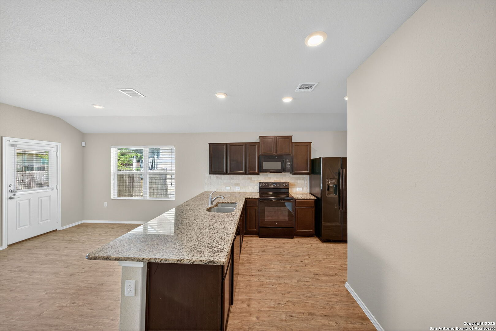 7115 Azalea Sq, San Antonio, TX 78218
