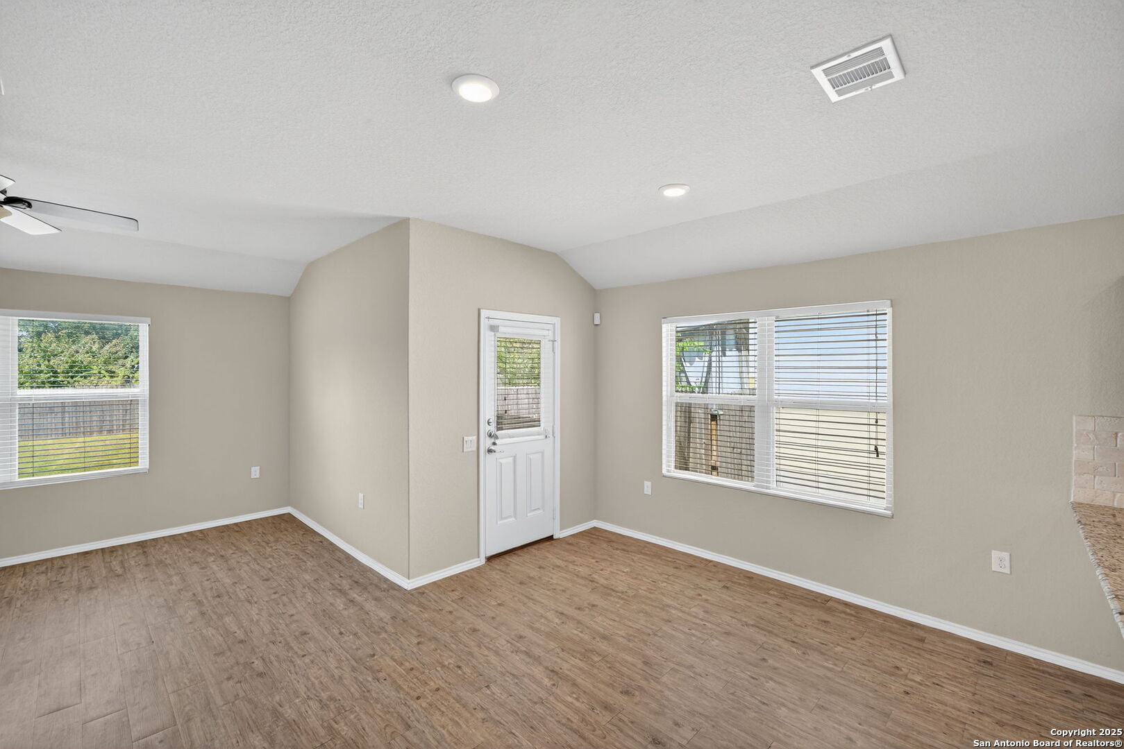 7115 Azalea Sq, San Antonio, TX 78218