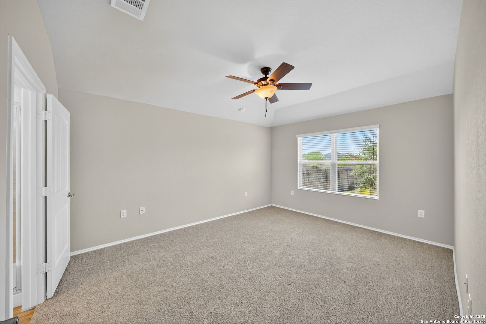 7115 Azalea Sq, San Antonio, TX 78218