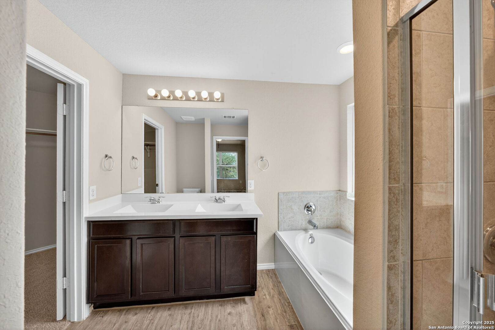 7115 Azalea Sq, San Antonio, TX 78218