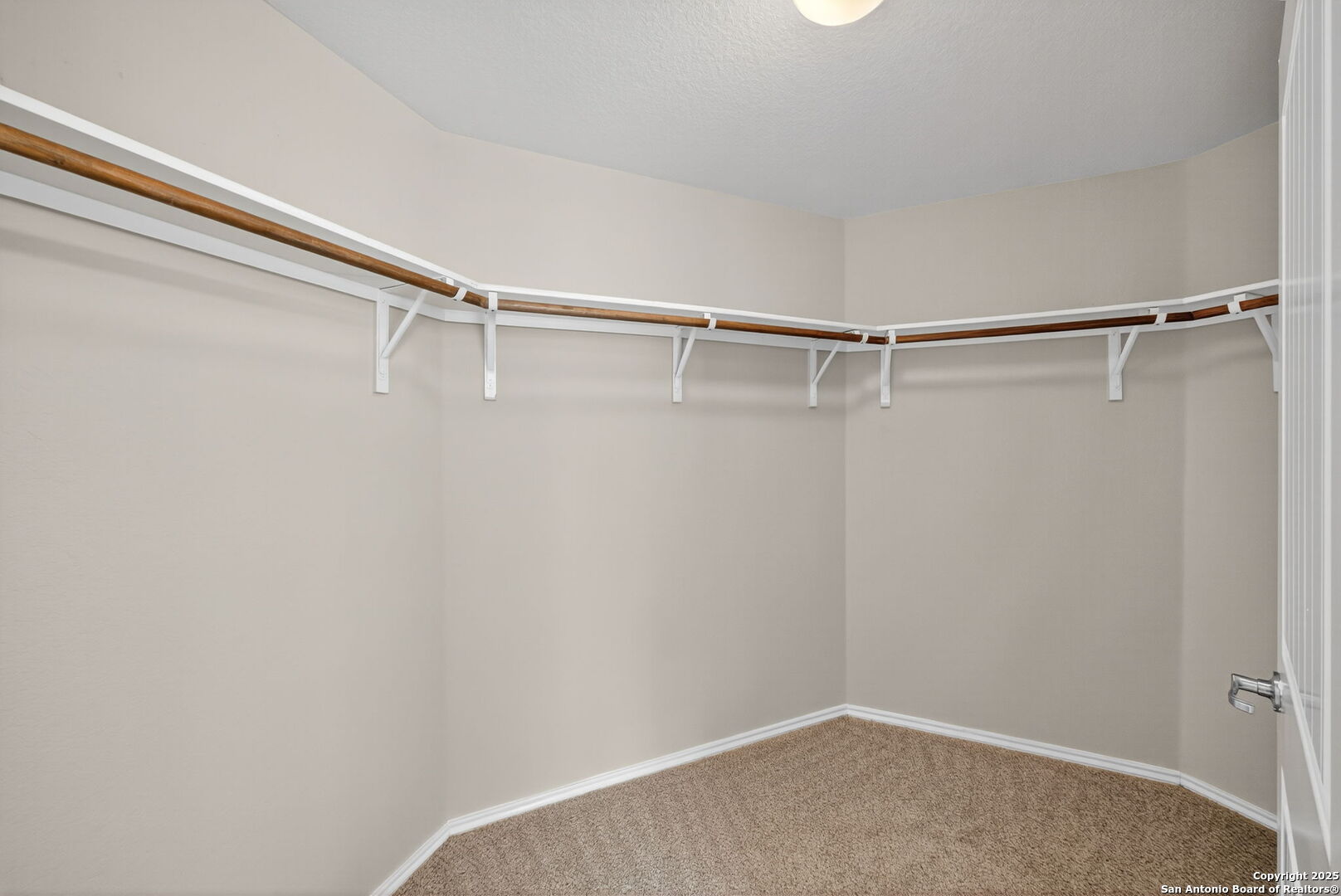 7115 Azalea Sq, San Antonio, TX 78218