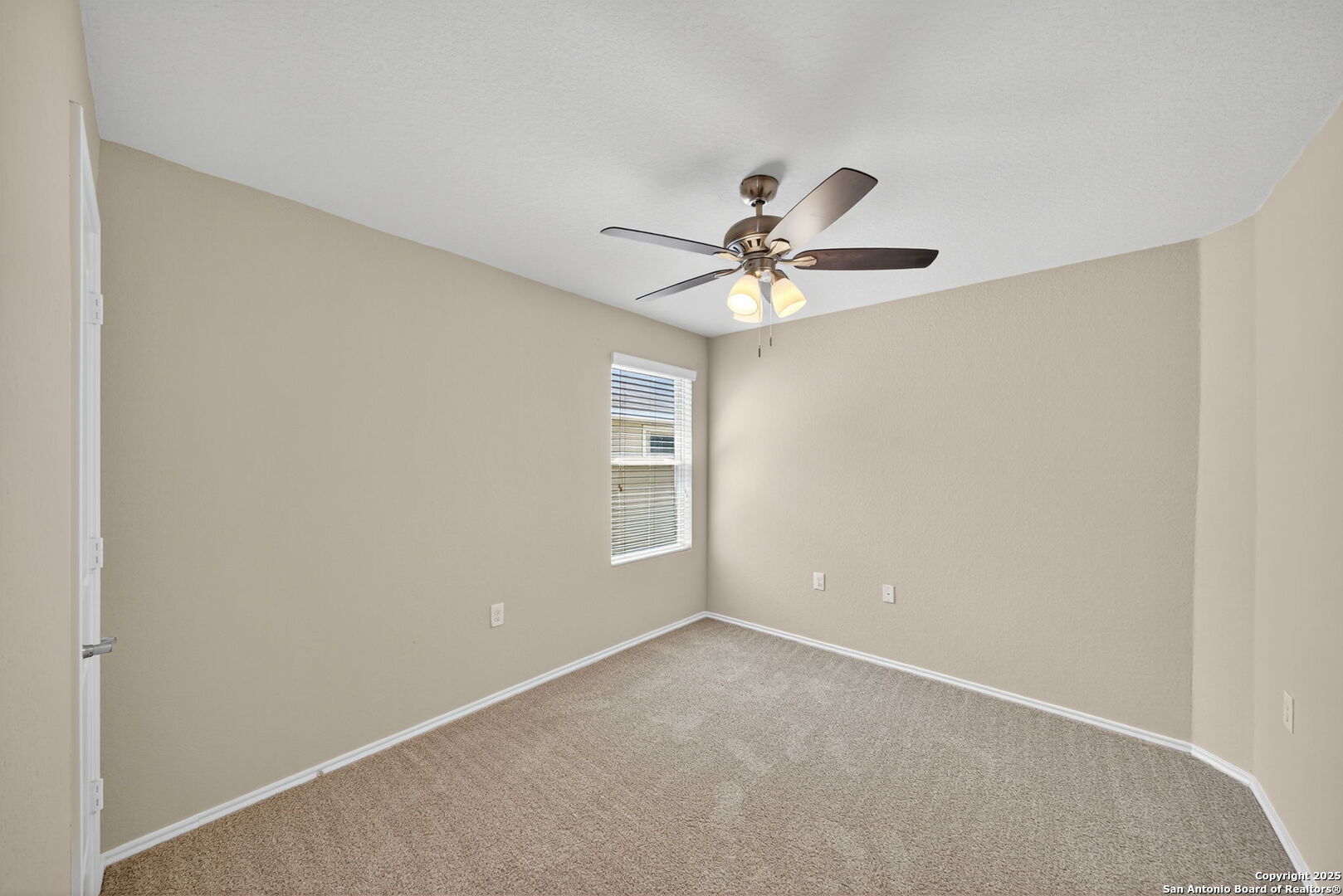 7115 Azalea Sq, San Antonio, TX 78218