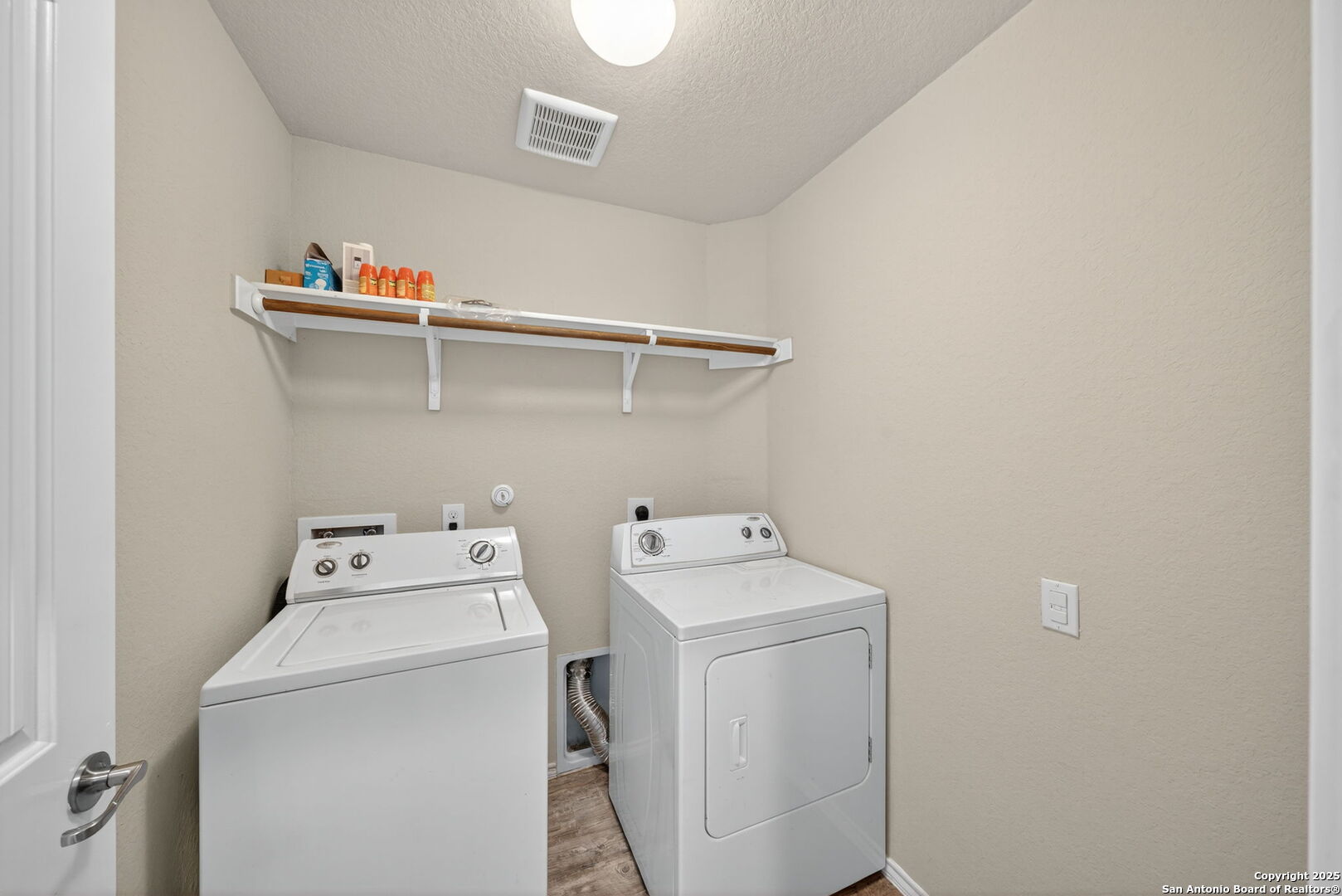7115 Azalea Sq, San Antonio, TX 78218