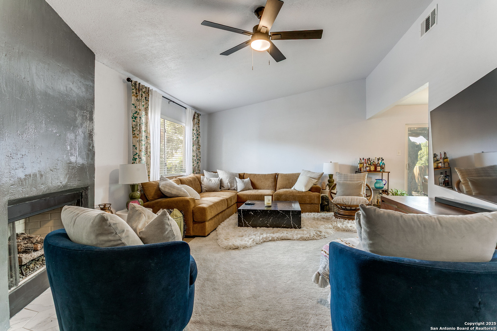 Photo 3 of Sale Pending at 14201 Modesta Pl, San Antonio, TX 78247 | MLS# 1897825 | Listing updated on 2025-10-03