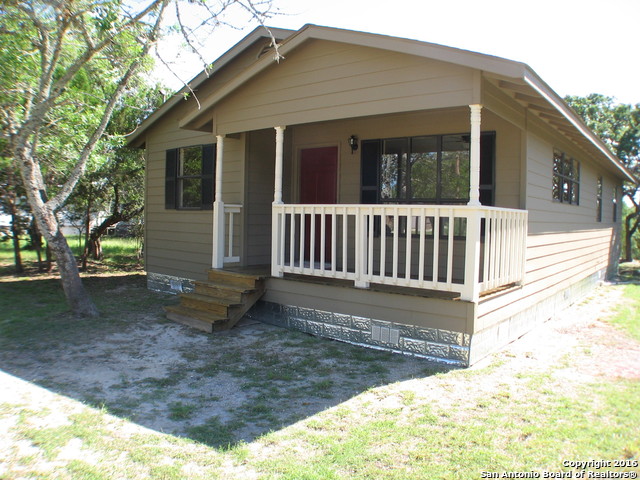526 TAMARACK DR, Canyon Lake, TX 78133