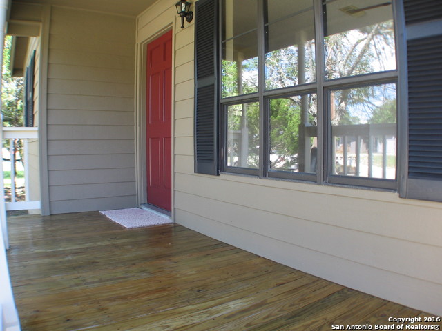 526 TAMARACK DR, Canyon Lake, TX 78133