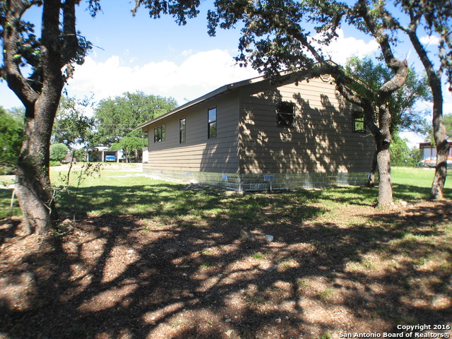 526 TAMARACK DR, Canyon Lake, TX 78133