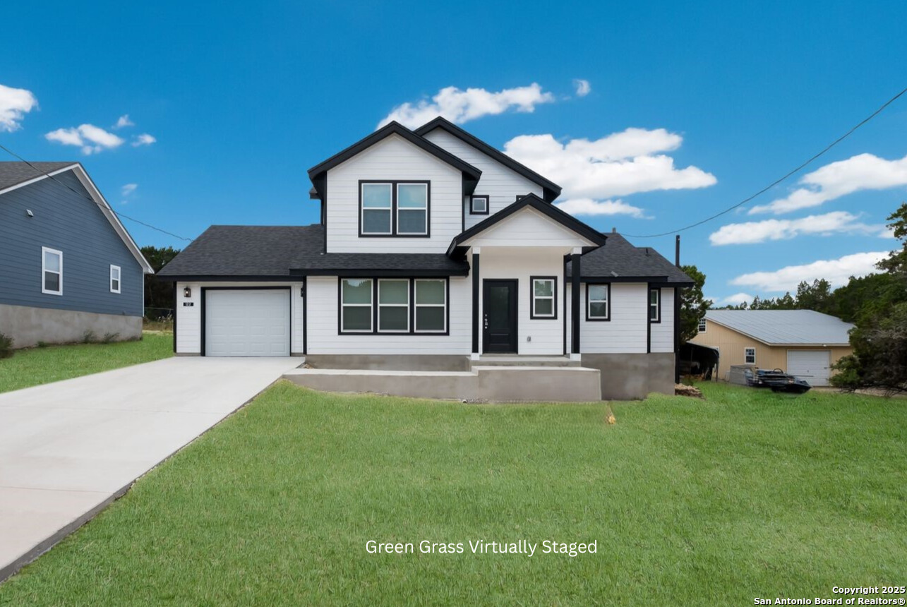 VIRTUALLY STAGED GREEN GRASS