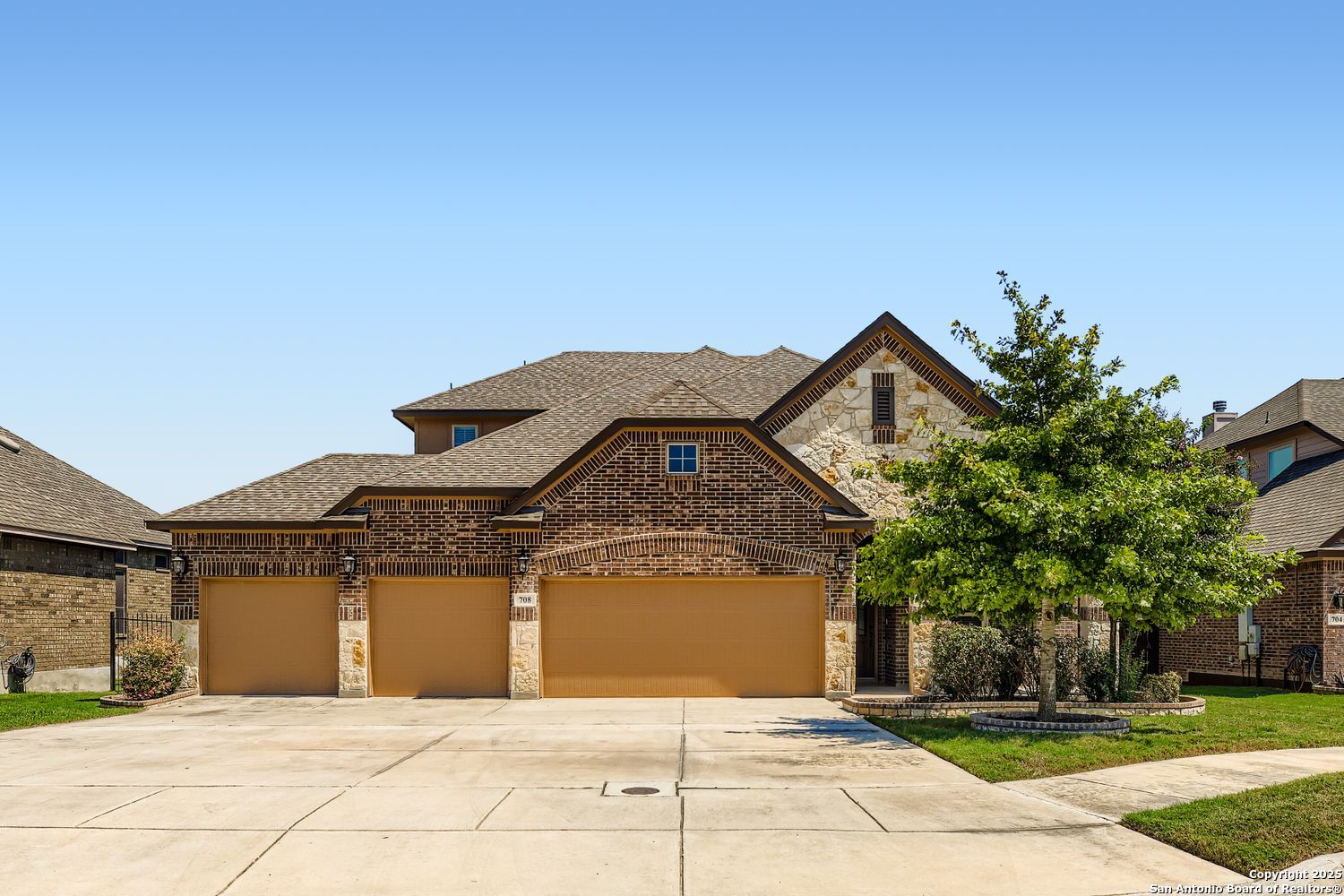 FOUR car garage!!!