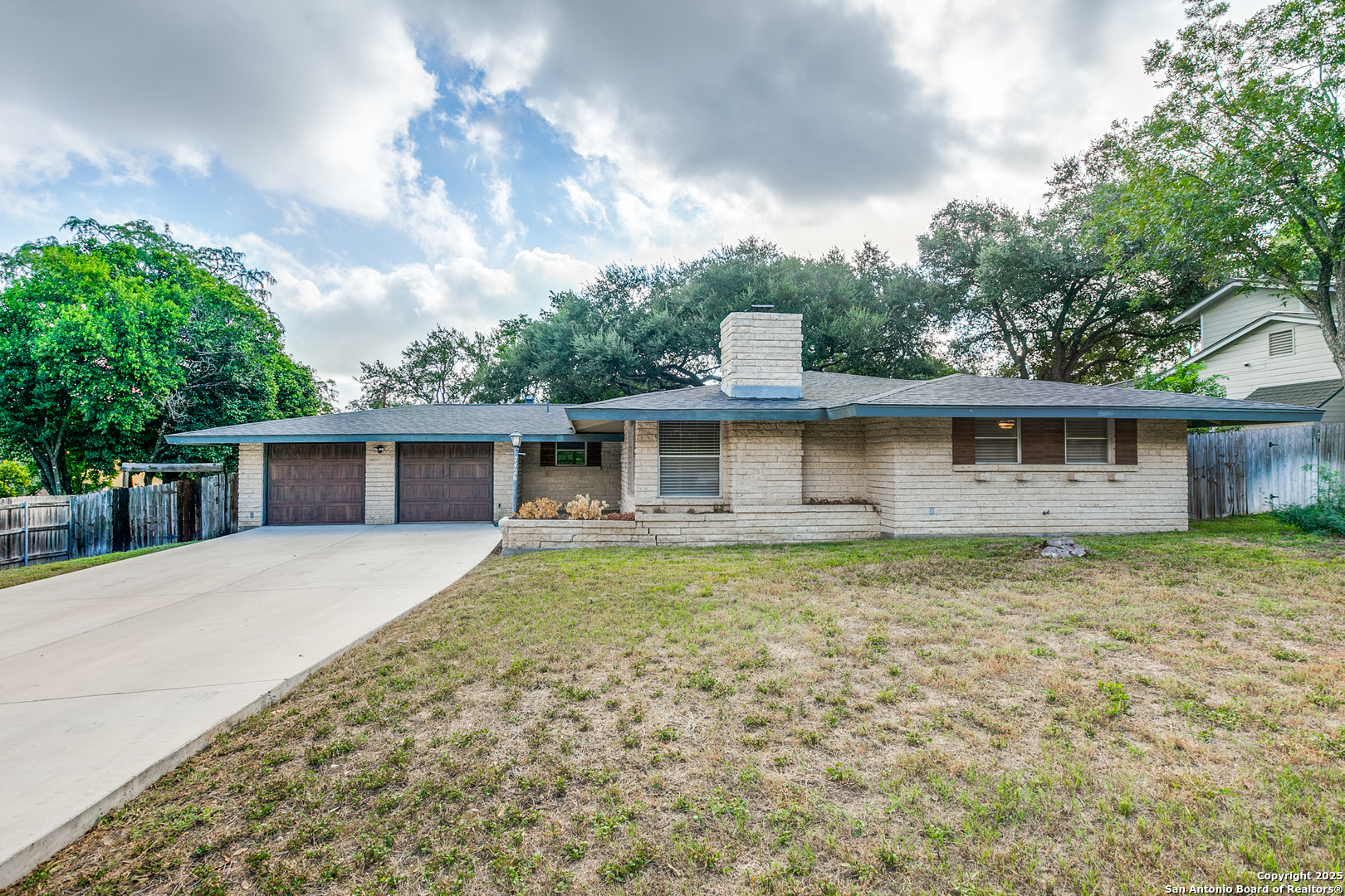 Property photo for 7426 ROBIN REST DR, San Antonio, TX