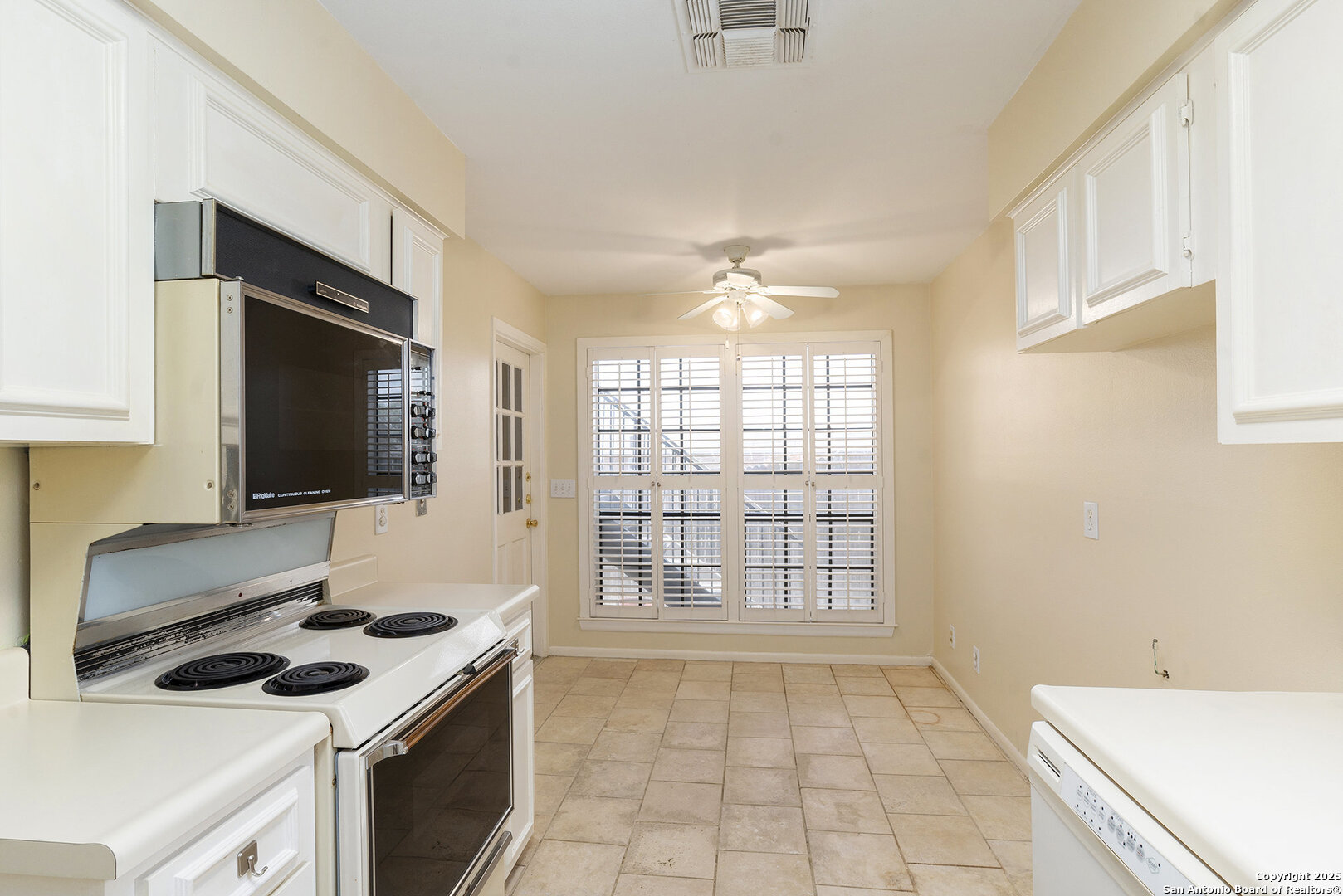 165 W Rampart 507