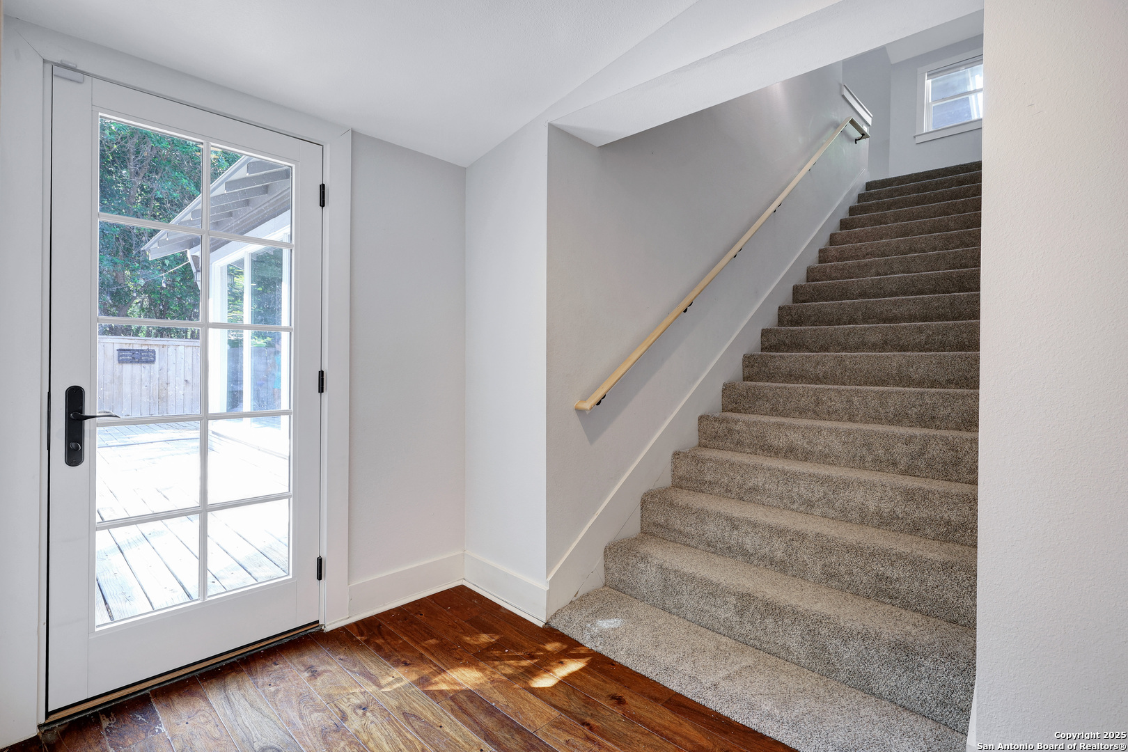 Entry to third living area!