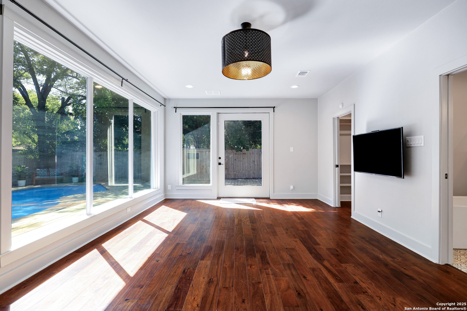 Huge door to access outside private